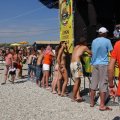 naked_concert_beach_01