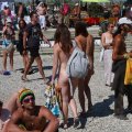 naked_concert_beach_11