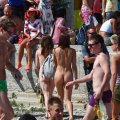 naked_concert_beach_14